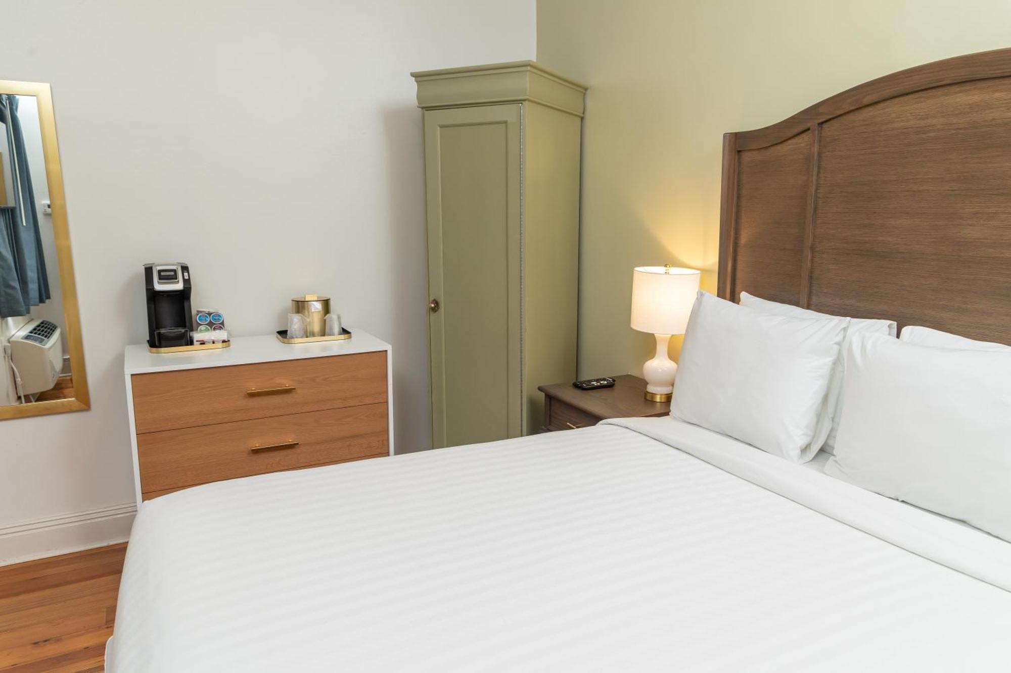 Lamothe House Hotel A French Quarter Guest Houses Property نيو أورلينز المظهر الخارجي الصورة