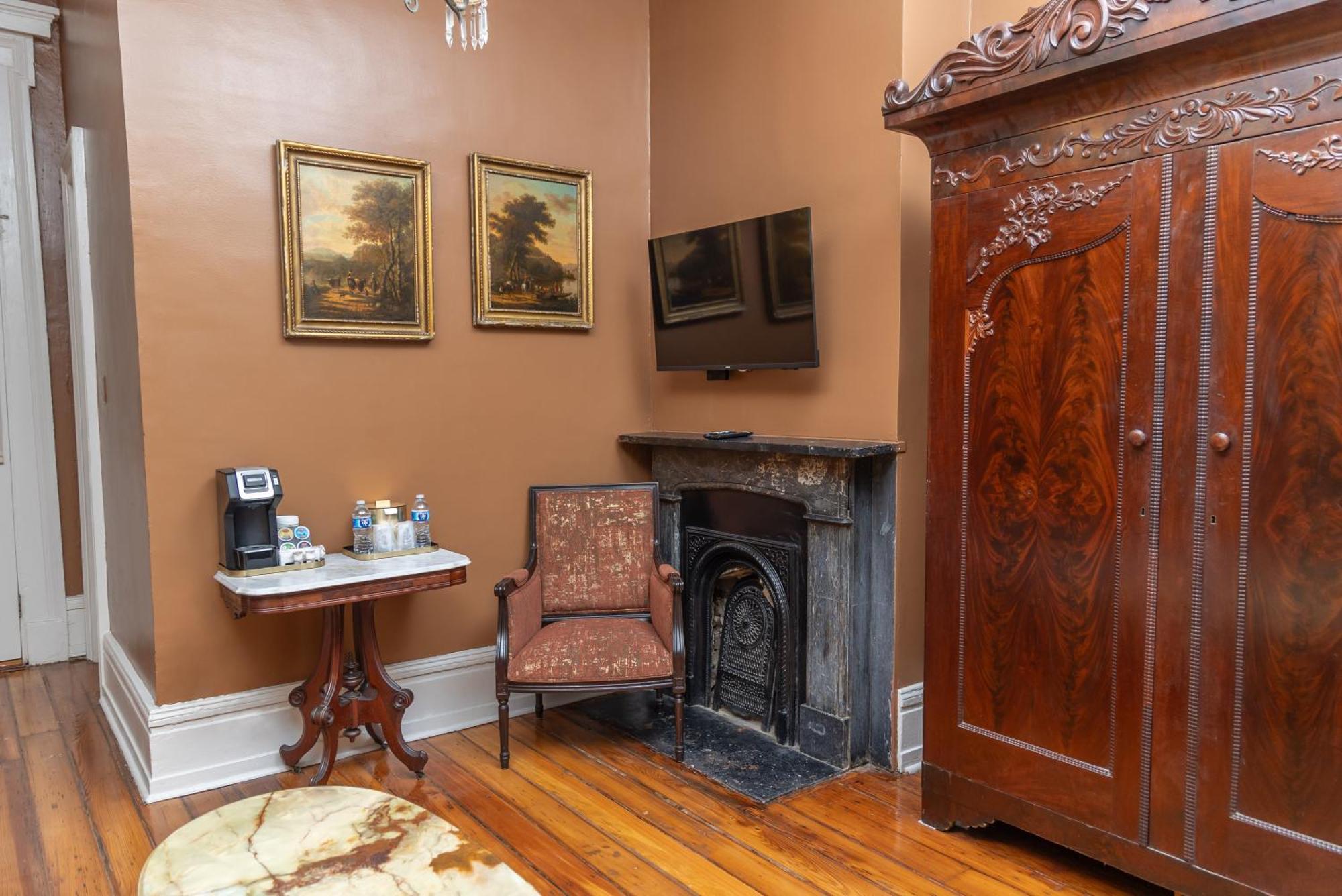 Lamothe House Hotel A French Quarter Guest Houses Property نيو أورلينز المظهر الخارجي الصورة